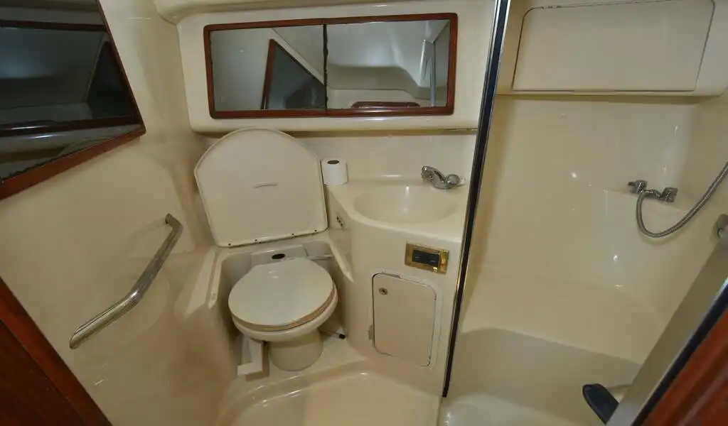 TU NAVY 1-YACHT
